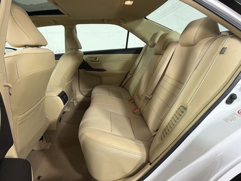 Used 2017 Toyota Camry XLE w/ Moonroof Package FWD image 21