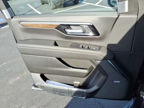 New 2026 Chevrolet Suburban High Country w/ Sun And Tow Package AWD/4WD image 11