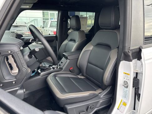 New 2025 Ford Bronco Outer Banks w/ Sasquatch Package image 2