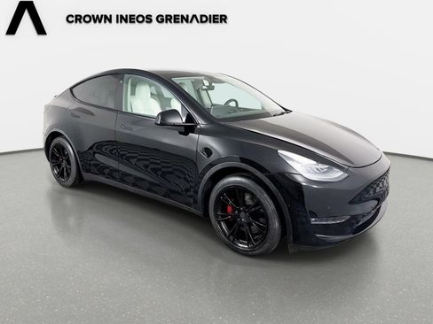 Used 2021 Tesla Model Y 2WD image 3