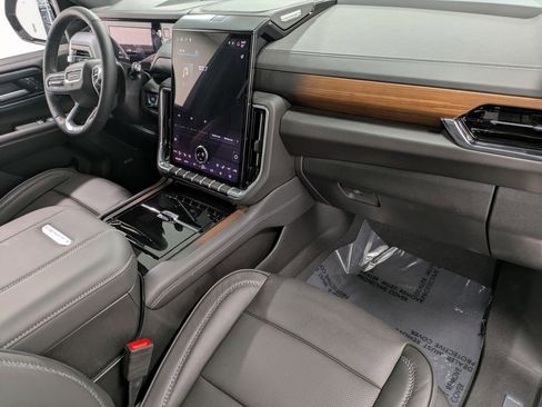 Used 2026 GMC Yukon Denali w/ Sun & Power Step Package AWD/4WD image 30