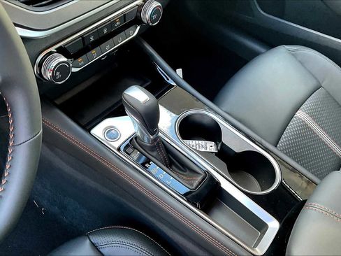 New 2025 Nissan Altima 2.5 SR image 11