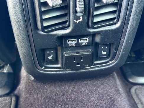 Used 2017 Jeep Grand Cherokee Limited image 19