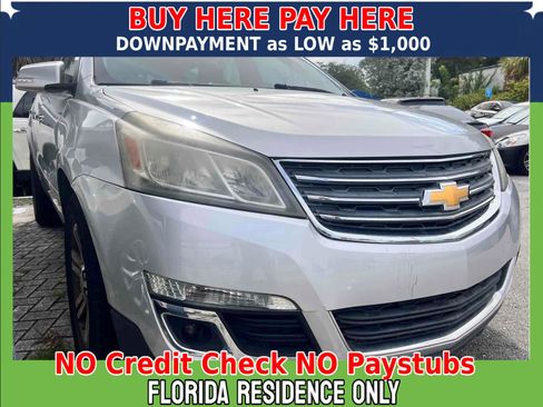 Used 2015 Chevrolet Traverse LT FWD image 1