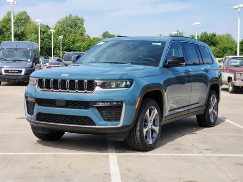 New 2026 Jeep Grand Cherokee L Limited AWD/4WD image 2