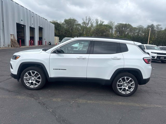 Used 2024 Jeep Compass Latitude AWD/4WD image 5