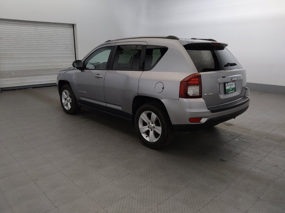 Used 2016 Jeep Compass Latitude AWD/4WD image 3