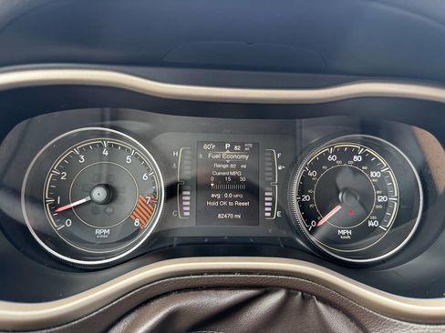 Used 2014 Jeep Cherokee Latitude w/ Cold Weather Group FWD image 14