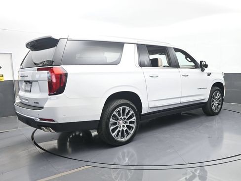 Used 2026 GMC Yukon XL Denali w/ Denali Reserve Package AWD/4WD image 6