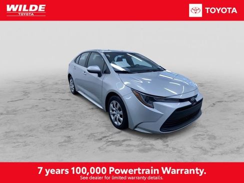 Certified 2025 Toyota Corolla LE image 3
