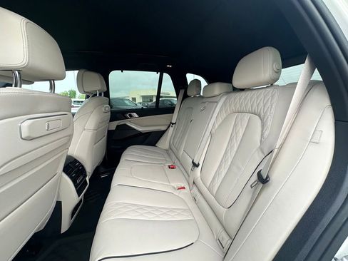 Certified 2025 BMW X5 xDrive40i w/ Executive Package AWD/4WD image 7