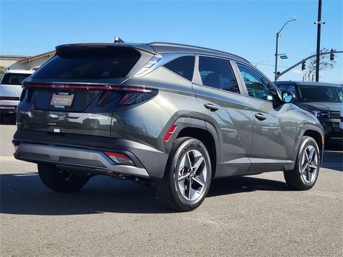 New 2026 Hyundai Tucson SEL image 2