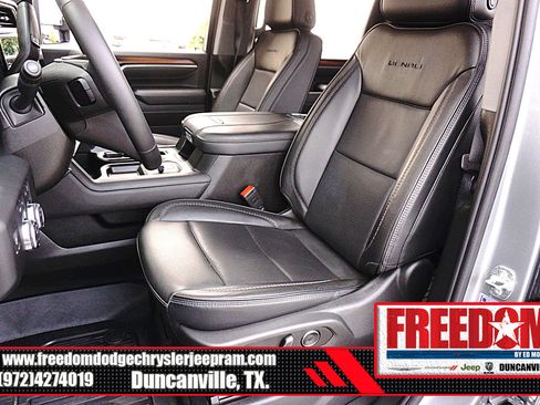 Used 2025 GMC Sierra 2500 Denali w/ Denali Reserve Package image 13