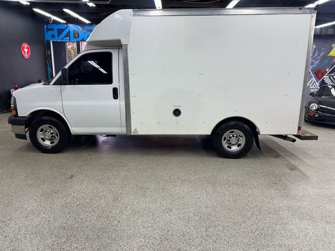 Used 2021 Chevrolet Express 3500 w/ Power Convenience Package image 2