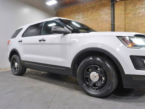 Used 2017 Ford Explorer 4WD Police Interceptor image 8