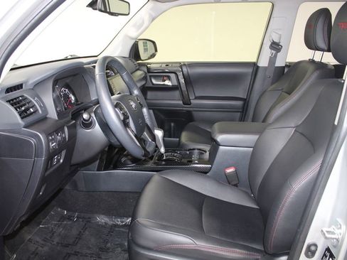 Used 2023 Toyota 4Runner TRD Off-Road Premium AWD/4WD image 21