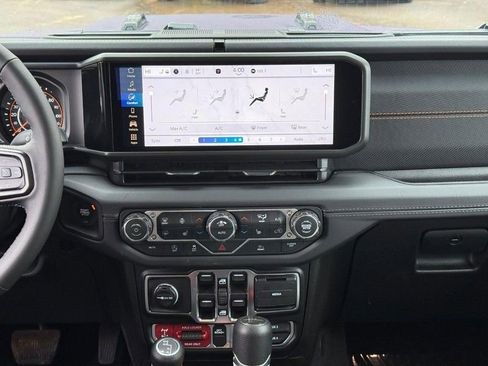 New 2026 Jeep Gladiator Mojave image 9