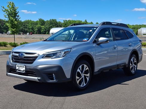 Used 2020 Subaru Outback Limited AWD/4WD image 3