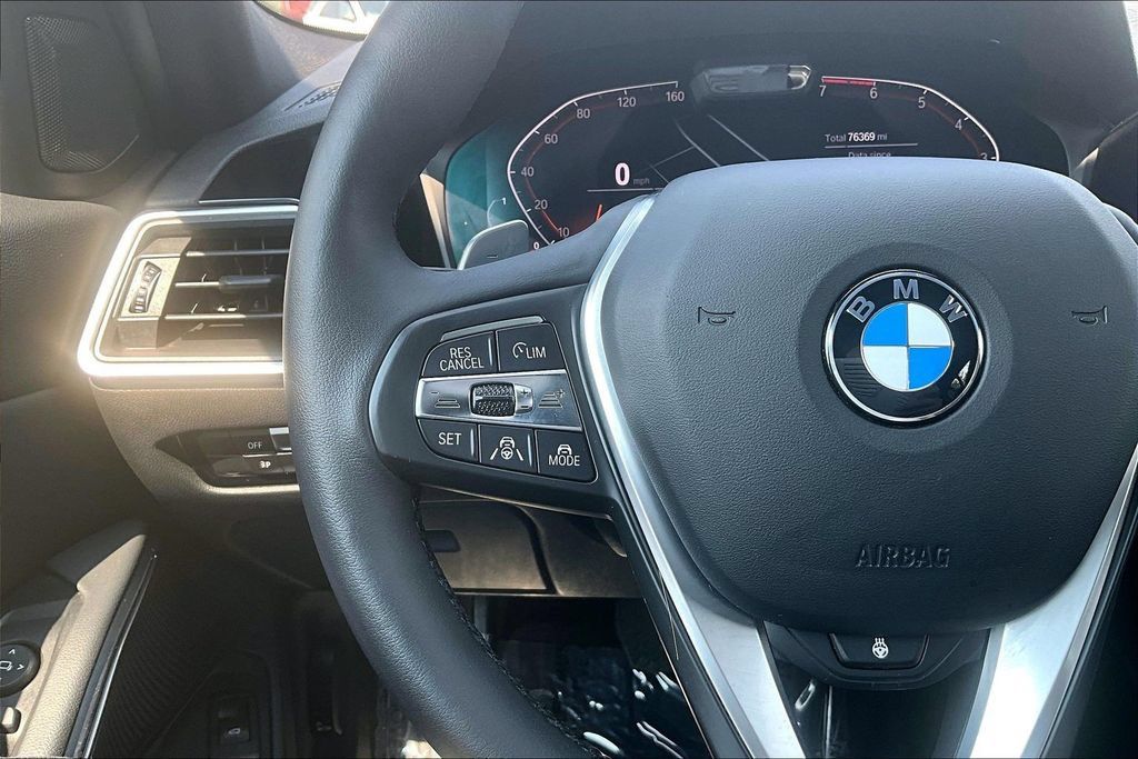 Used 2020 BMW 330i Sedan w/ Premium Package RWD image 23