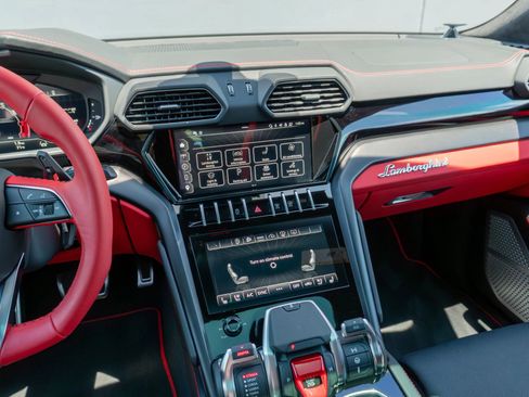 Used 2024 Lamborghini Urus S AWD/4WD image 69