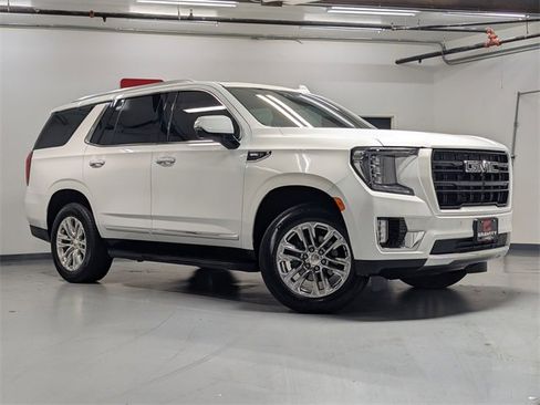 Used 2021 GMC Yukon SLT w/ SLT Premium Package image 2