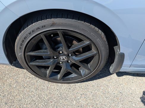 Used 2023 Honda Civic Sport image 15