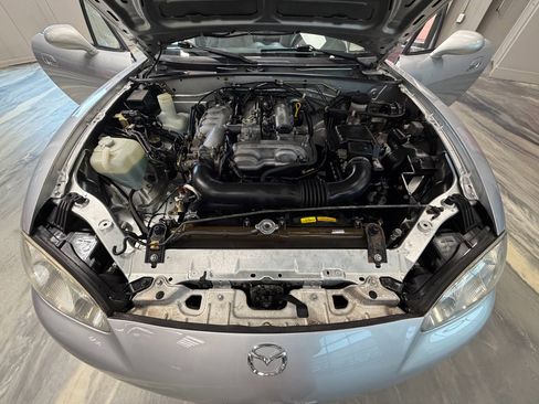 Used 2001 MAZDA MX-5 Miata RWD image 43
