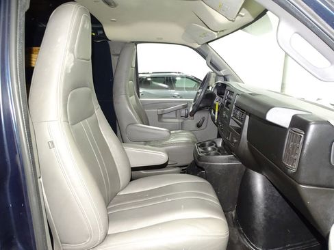 Used 2016 Chevrolet Express 2500 image 11