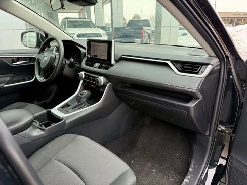 Used 2025 Toyota RAV4 XLE image 32