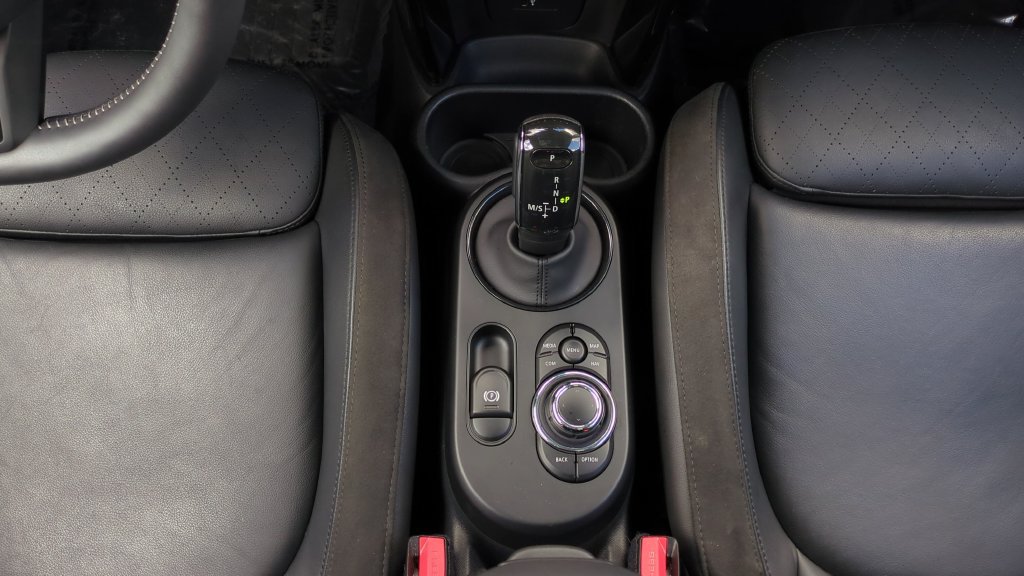 Used 2024 MINI Cooper S w/ Signature Upholstery Package FWD image 15