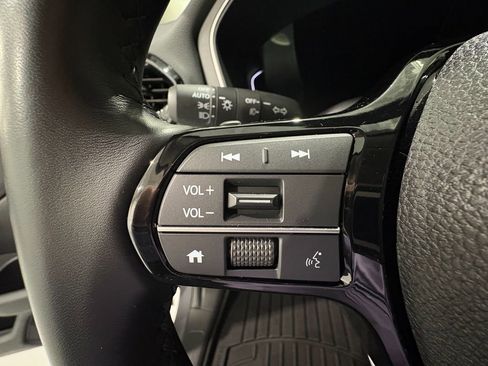 Used 2025 Honda Pilot EX-L image 13