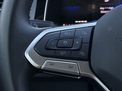 Used 2025 Volkswagen Jetta SE FWD image 11