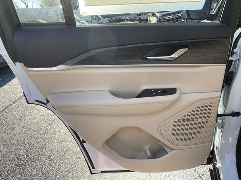 New 2025 Jeep Grand Cherokee Limited image 23