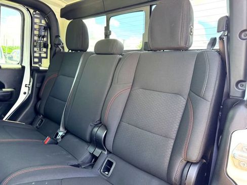 Used 2020 Jeep Gladiator Rubicon w/ LED Lighting Group AWD/4WD image 15