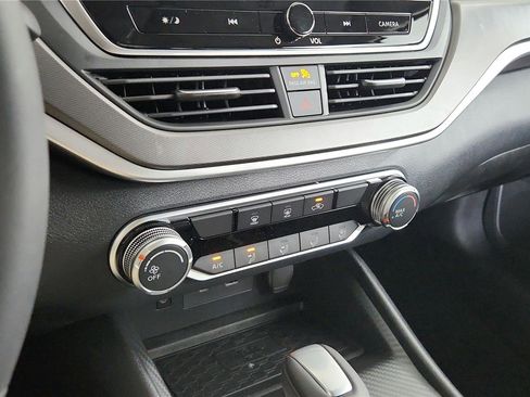 New 2026 Nissan Altima 2.5 SR image 25