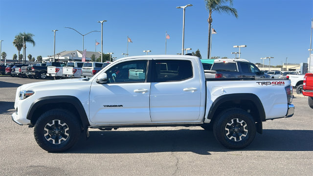 Used 2023 Toyota Tacoma TRD Off-Road AWD/4WD image 7