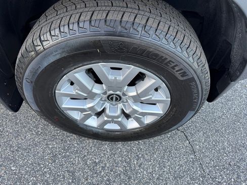 Used 2023 Nissan Frontier SV w/ Technology Package image 29