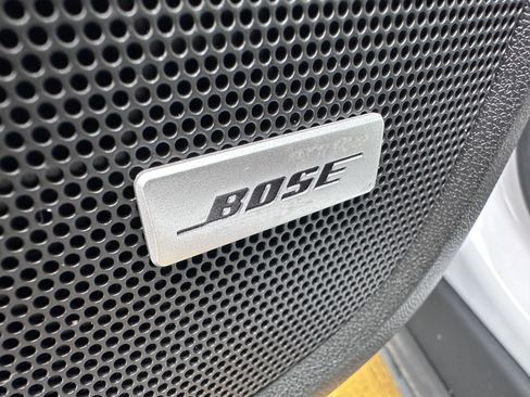 Used 2024 GMC Terrain SLT w/ Infotainment Package II image 15