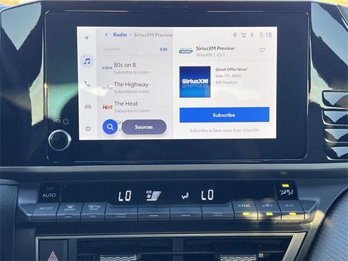 Used 2025 Toyota Camry SE image 12