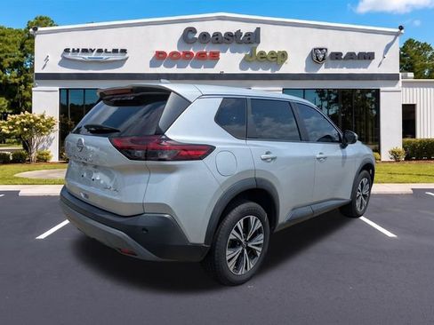 Used 2023 Nissan Rogue SV AWD/4WD image 4