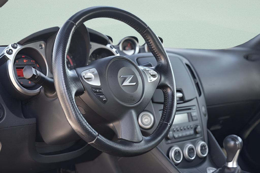 Used 2017 Nissan 370Z NISMO RWD image 21