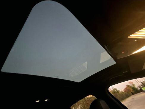 Used 2023 BMW 330i xDrive Sedan w/ Driving Assistance Package image 21