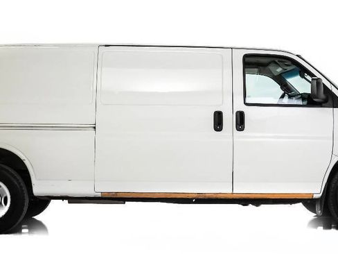 Used 2018 Chevrolet Express 3500 Extended w/ Driver Convenience Package RWD image 5