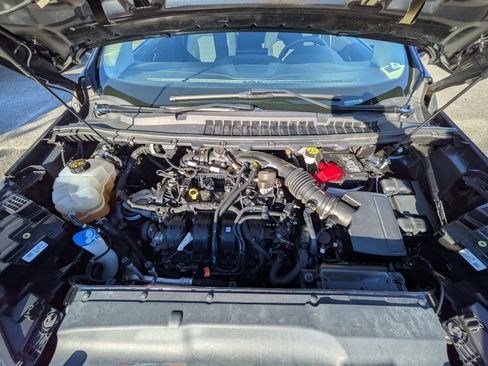 Certified 2022 Ford Edge SE w/ Black Appearance Package image 11