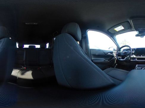 Used 2025 Chevrolet Equinox LT FWD image 42