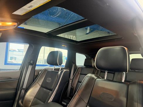 Used 2015 Jeep Grand Cherokee Overland w/ Advanced Technology Group AWD/4WD image 30