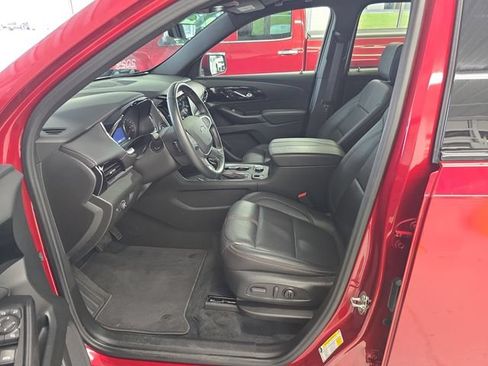 Used 2023 Chevrolet Traverse RS AWD/4WD image 13