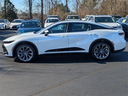 Certified 2025 Toyota Crown Limited image 7