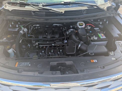 Used 2018 Ford Explorer XLT w/ Equipment Group 202A AWD/4WD image 30