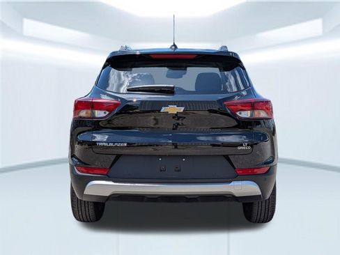 Used 2024 Chevrolet TrailBlazer LT w/ Driver Confidence Package FWD image 5